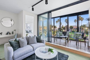 Charming Seaside Retreat, Melbourne